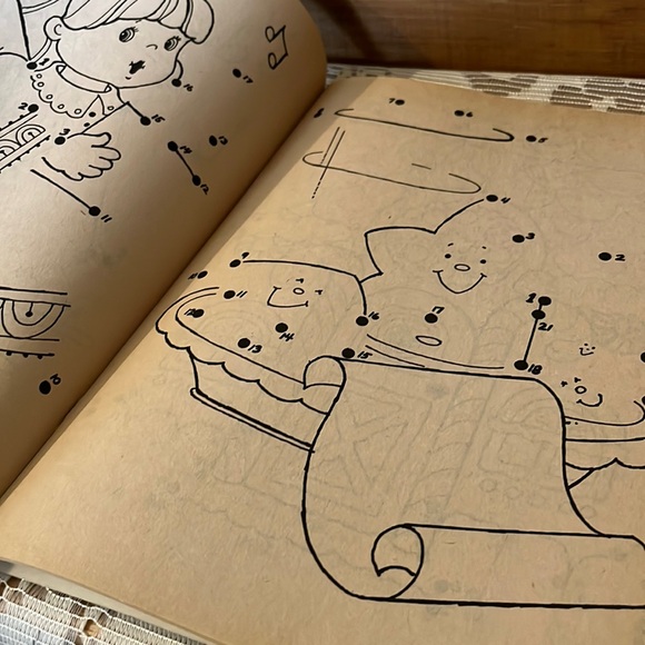 Golden Christmas Dot to Dot Book Bundle of 2 - Picture 4 of 11